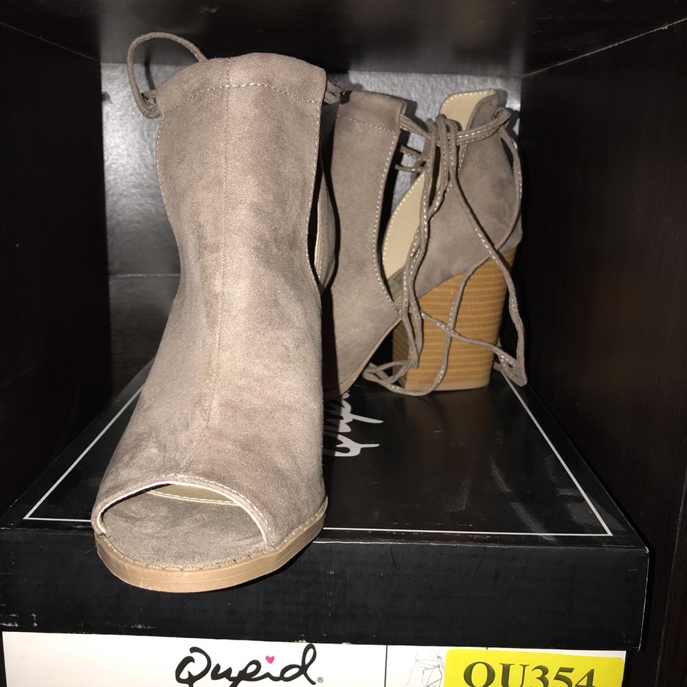Qupid peep toe booties